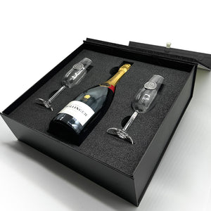 Luxury Champagne Gift Set Includes Bottle & 2 Personalised Champagne Flutes
