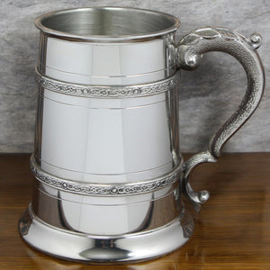 1 Pint Zinn Bierkrug Tankard mit komplizierten keltischen Bands