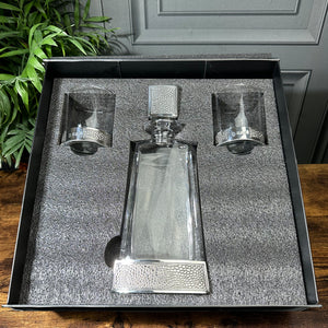 Manhattan 650ml Whisky, Wine & Spirits Decanter Gift Set Includes 2x 11oz Manhattan Pewter Tumblers