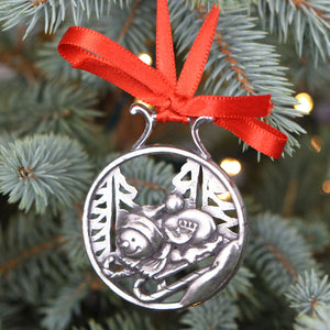 Pupazzo di neve che slitta sull'albero di Natale Ornamento in peltro Decorazione con ghiera