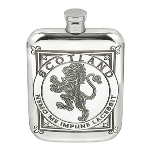 Flasque en étain de 6 oz en forme de lion rampant écossais