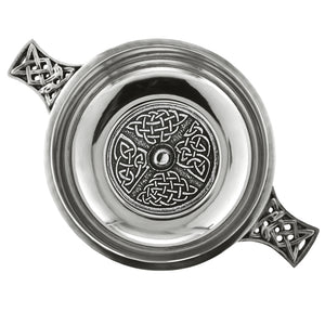 Bol à quaich en étain à manche en forme de nœud celtique de 3,5 pouces avec insigne