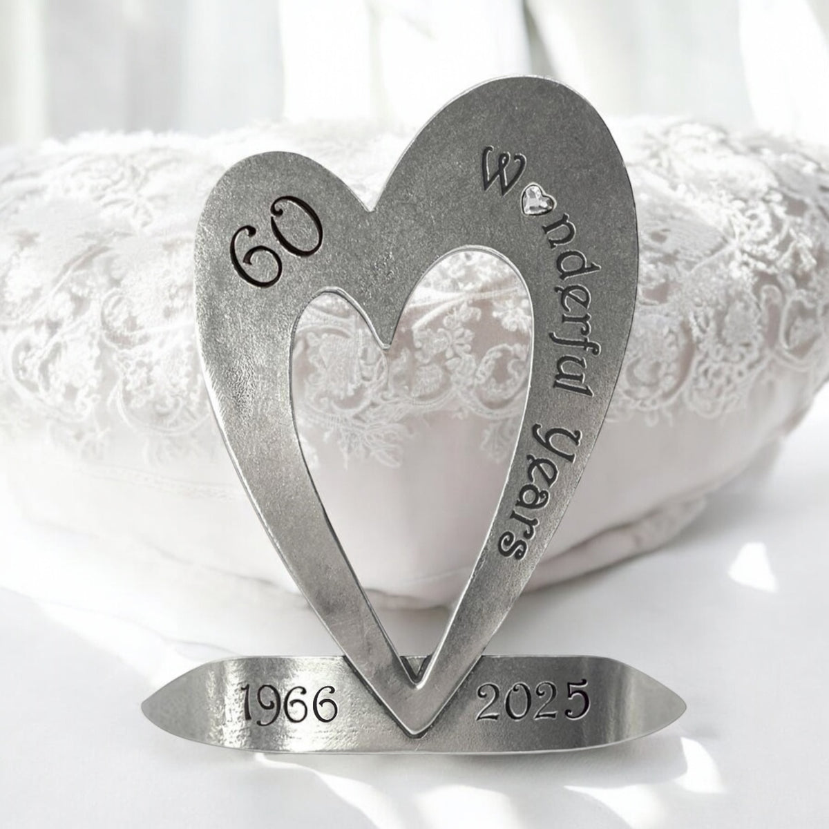60ème anniversaire de mariage en diamant Cadeau cadeau en forme de coeur avec cristal Swarovski personnalisé avec vos années.