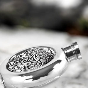 4oz Round Pewter Hip Flask with Celtic Knot Badge