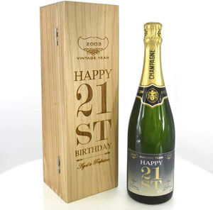 Cadeau de 21e anniversaire pour lui ou elle Bouteille de champagne personnalisée de 75 cl présentée dans une boîte en bois gravée.