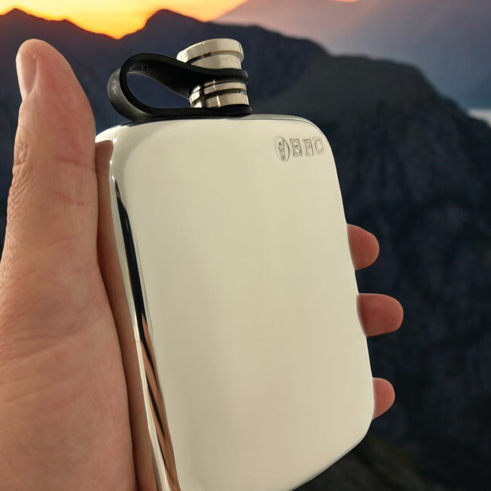 Flasque de poche 6oz en étain uni