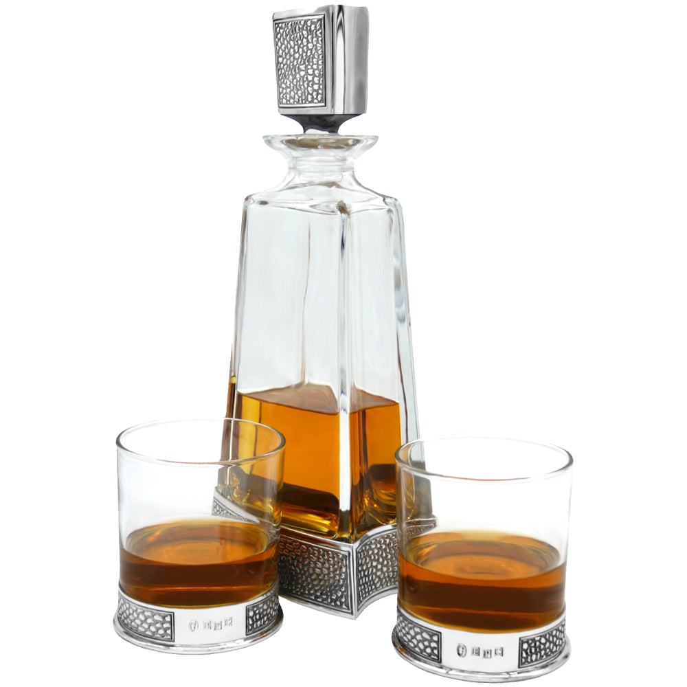 Manhattan 650ml Whisky, Wine &amp; Spirits Decanter Gift Set Includes 2x 11oz Manhattan Pewter Tumblers