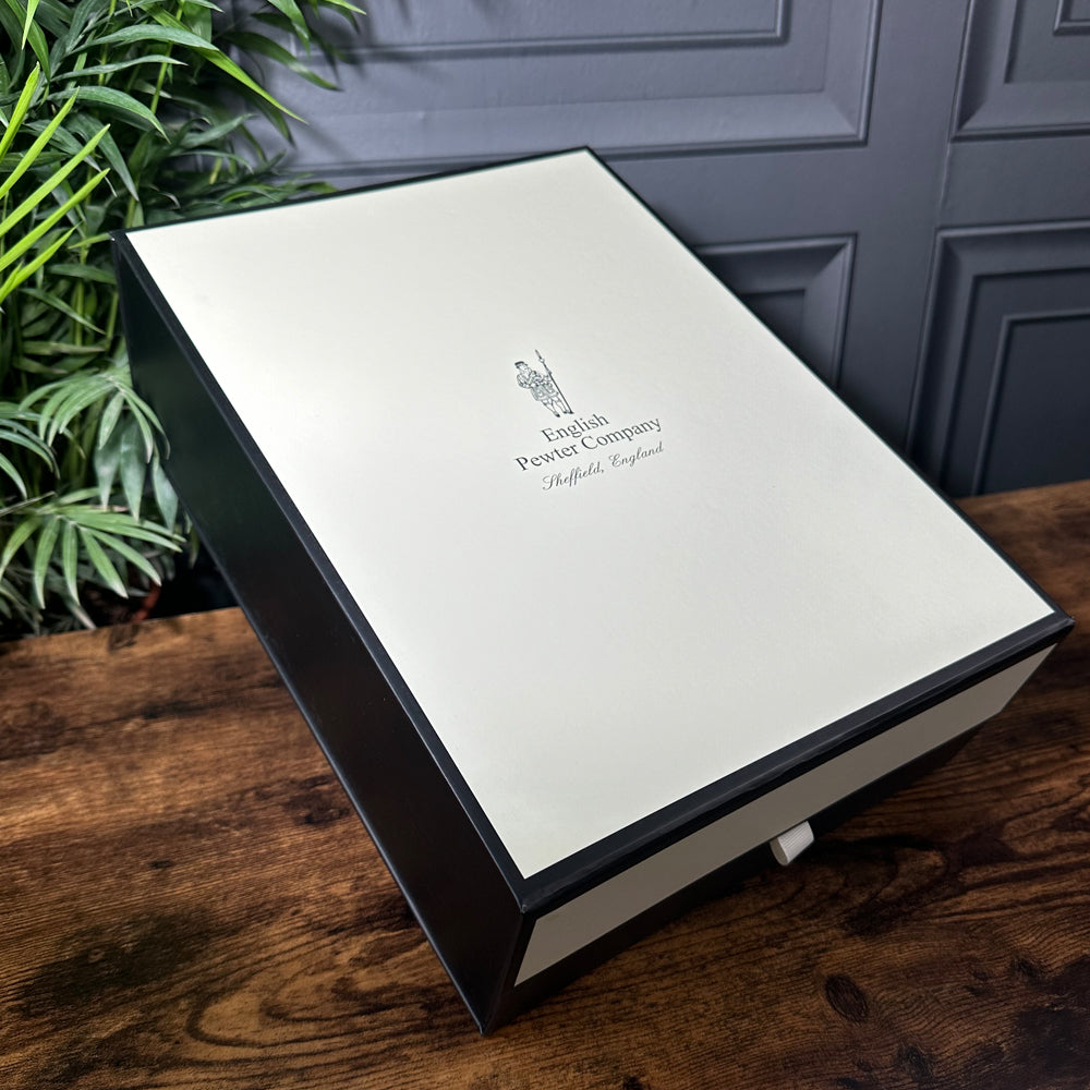 Majestic 570ml Whisky, Wine &amp; Spirits  Stag Crystal Decanter Gift Set Includes 2x 11oz Stag Pewter Tumblers