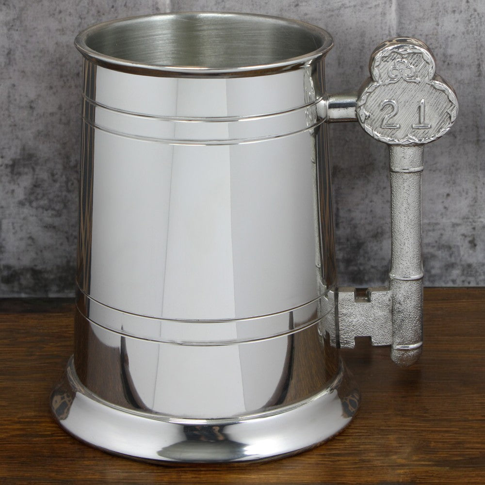 1 Pint 21. Geburtstag Zinn Bierkrug Krug mit 21 Schlüssel Handle