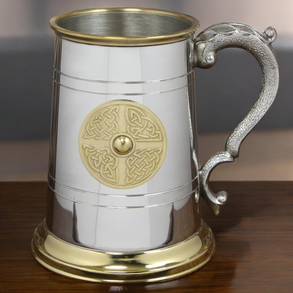 1 Pint* Pewter and Brass Beer Mug Tankard with Brass Celtic Badge