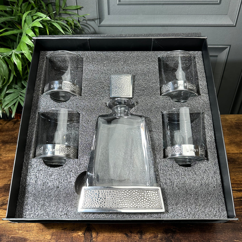 Manhattan 600ml Whisky, Wine &amp; Spirits Decanter Gift Set Includes 4x 11oz Manhattan Pewter Tumblers