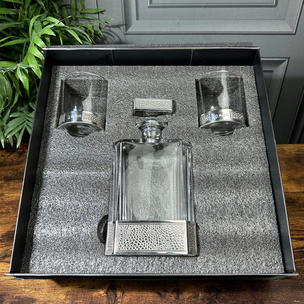 Manhattan 650ml Whisky, Wine &amp; Spirits Decanter Gift Set Includes 2x 11oz Manhattan Tumblers