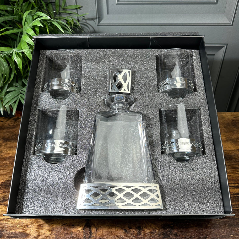 Uisge Beatha 600ml Whisky, Wine &amp; Spirits Decanter Gift Set Includes 4x 11oz Uisge Beatha Pewter Tumblers