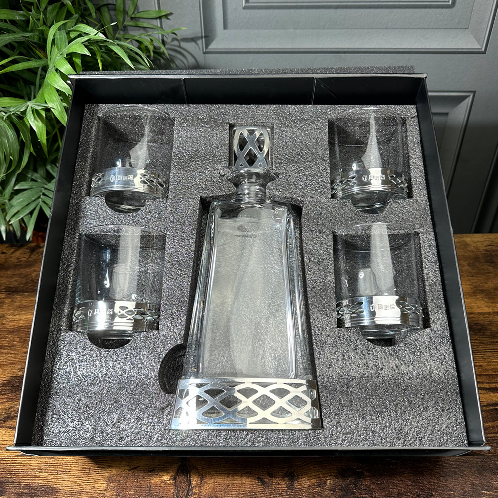 Uisge Beatha 650ml Whisky, Wine &amp; Spirits Decanter Gift Set Includes 4x 11oz Uisge Beatha Pewter Tumblers