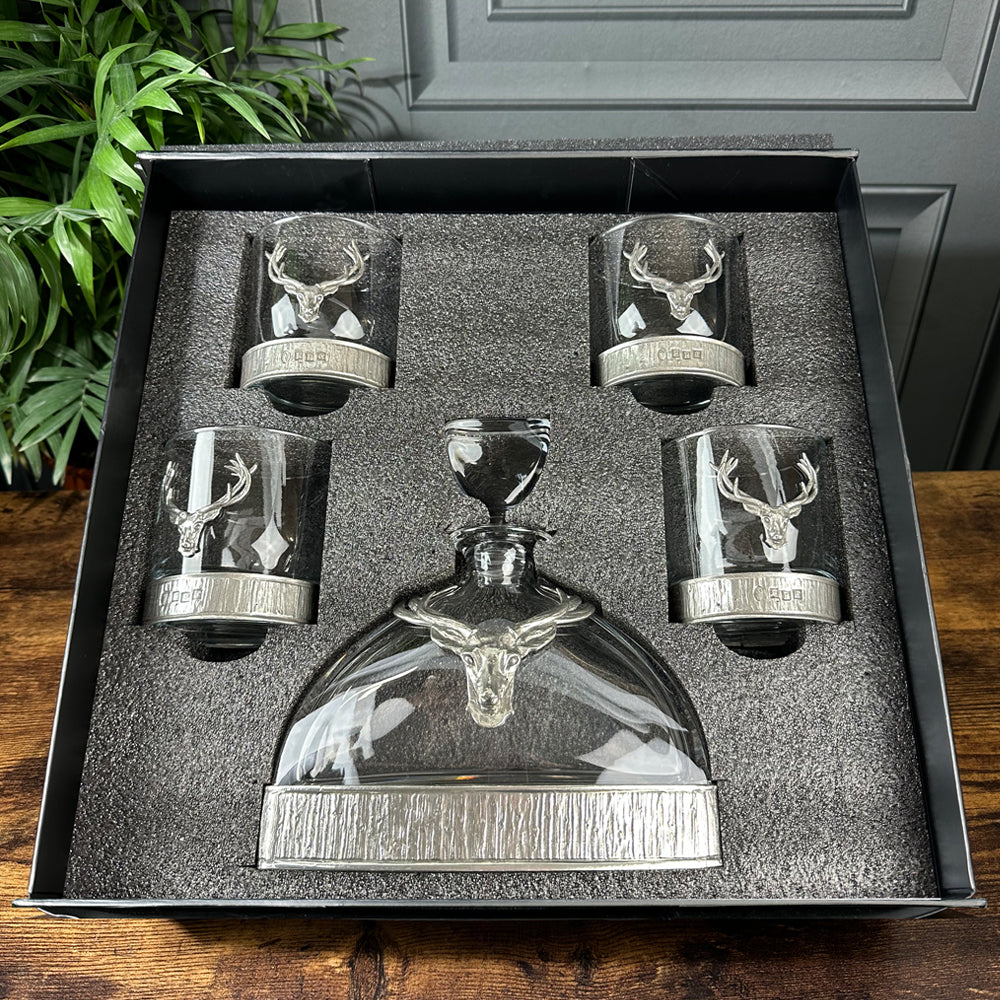 Majestic 570ml Whisky, Wine &amp; Spirits Stag Crystal Decanter Gift Set Includes 4x 11oz Stag Pewter Tumblers