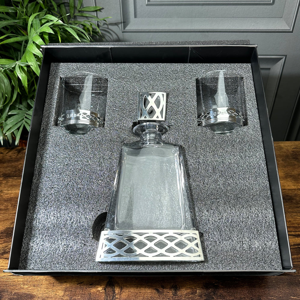 Uisge Beatha 600ml Whisky, Wine &amp; Spirits Decanter Gift Set Includes 2x 11oz Uisge Beatha Pewter Tumblers