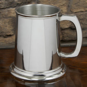 Chope de bière traditionnelle en étain - Tankard (demi-pinte)