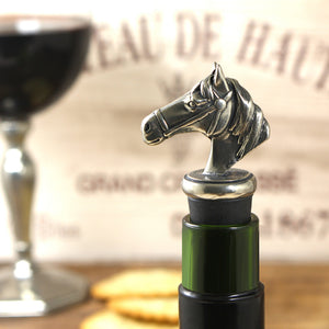 Tappo per bottiglia di vino in peltro con testa di cavallo