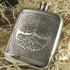 Flasque de poche 6 oz en étain avec un étonnant motif celtique d'arbre de vie