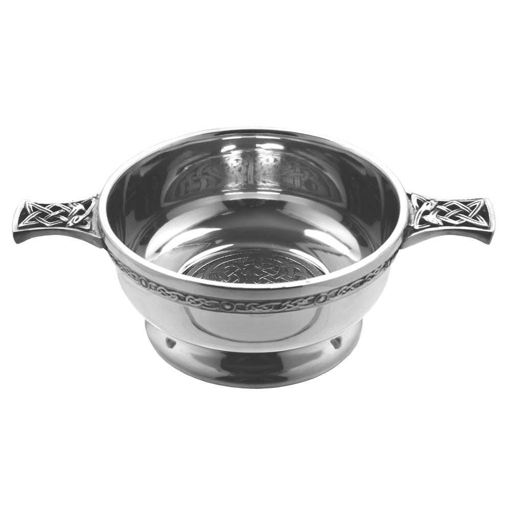 3.5 Inch Celtic Knot Handle Pewter Quaich Bowl con Badge