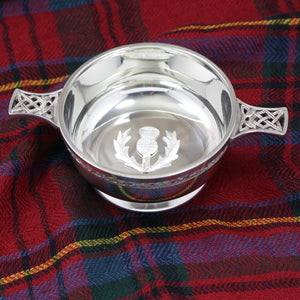 3.5 Inch Celtic Knot Handle Pewter Quaich Bowl con cardo scozzese Badge