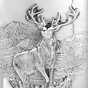 Fiaschetta da 6 once in peltro con design del cervo delle Highlands in rilievo