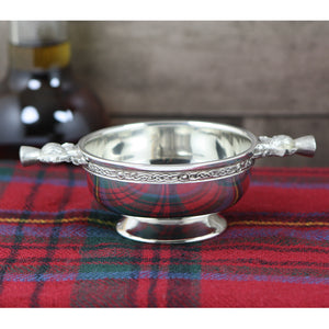 3 pollici Scottish Thistle Handle Pewter Quaich Bowl
